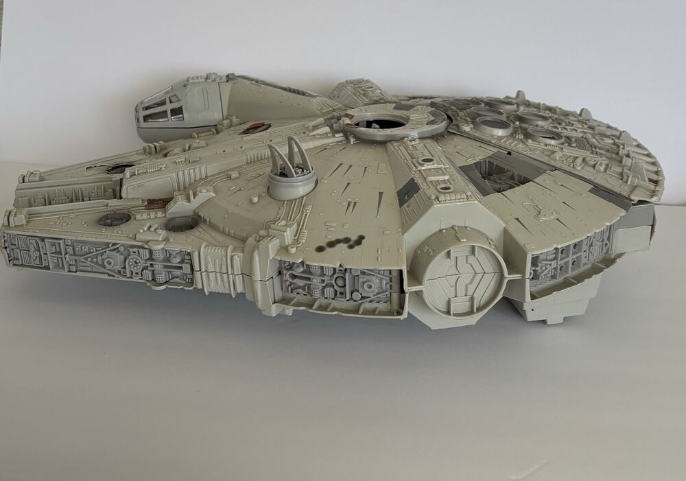 Vintage Star Wars Millennium Falcon 2004 Incomplete